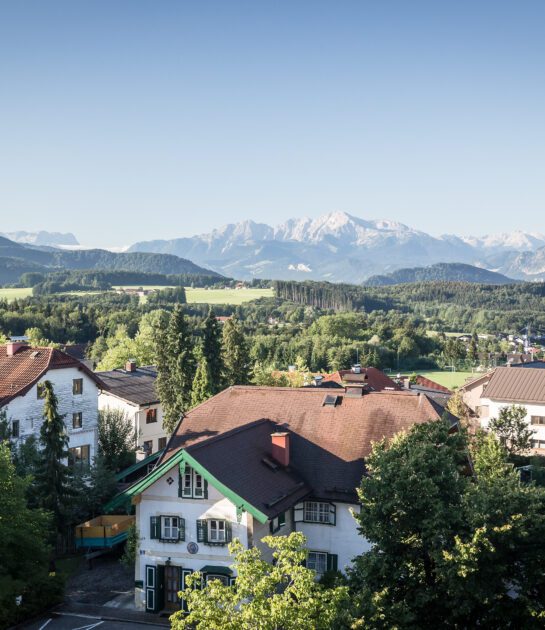 Elixhausen village with alpine view ©H. Kirchberger Photography