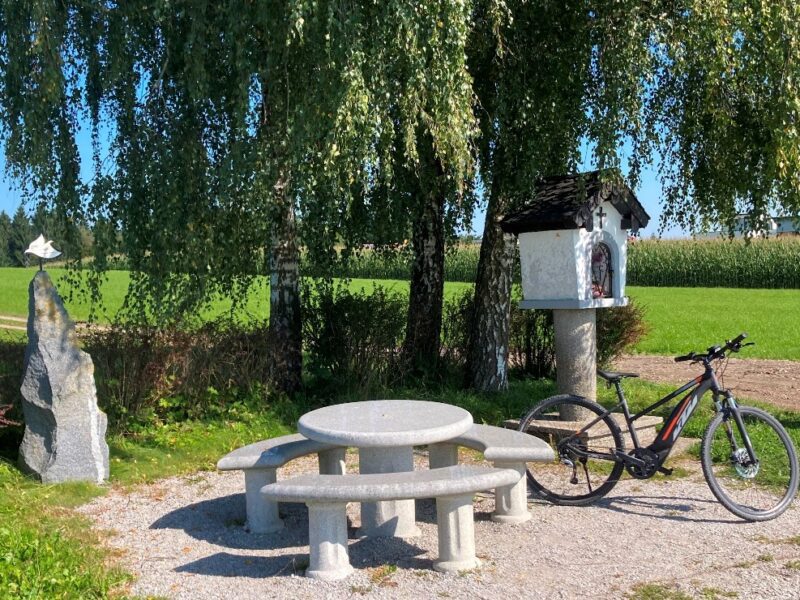 Grabensee Perwang Friedensplatz