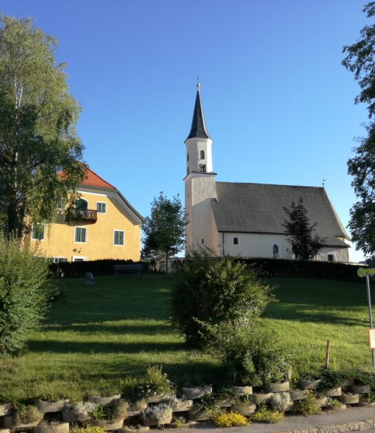 Church in Perwang on Grabensee