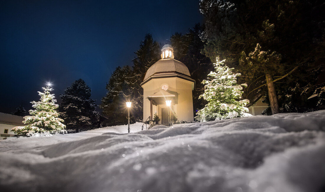 https://www.salzburger-seenland.at/wp-content/uploads/2023/05/Oberndorf_Stille_Nacht_Kapelle__C__Salzburgerland.com_-1-e1699367548128.jpg?utm_source=chatgpt.com