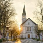 SalzburgerSeenland_Oberndorf_(C)H.Hermeter_NikolausKirche__25__kl