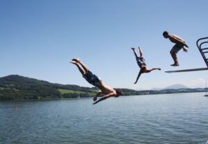 Water fun in Salzburg Seenland - Springer