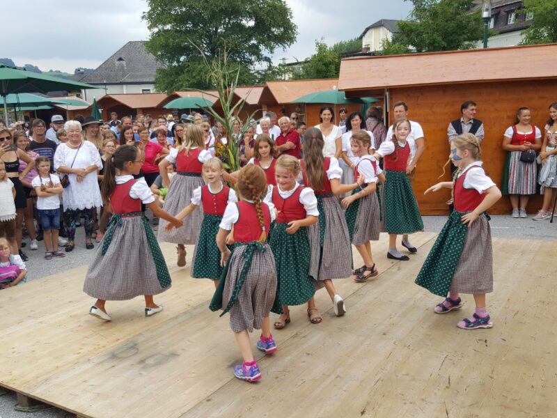 Bauernherbst_Obertrum_KinderTrachtenGruppe (C) SalzburgerSeenland