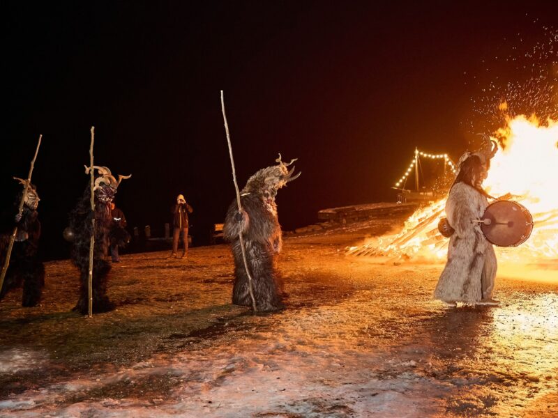 Wintersonnwendfeier und Rauhnachtstreiben im Strandbad Seekirchen beim Adventmarkt LichterLeuchten am Wallersee (c) Gerhard Kupfner