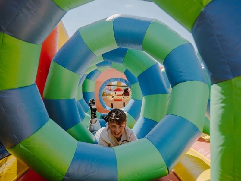 Infinity 1.0 obstacle course (c) Big Inflatable Giants